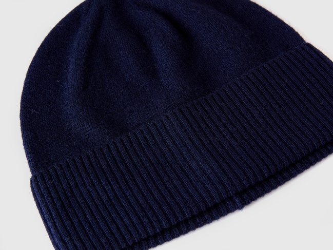Фото ракурс 3 - Женская синяя шапка Benetton артикул 1002DA010 016 25A