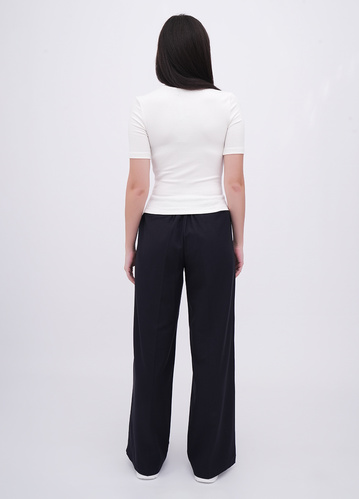 Фото ракурс 2 - Жіночі сині брюки EQUILIBRI артикул W265 005 000 NAVY BLUE FW2025