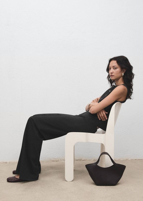 Женские серые брюки Mango артикул 17065816 92 1 season Фото ракурс 5 - Женские серые брюки Mango артикул 17065816 92 1 season