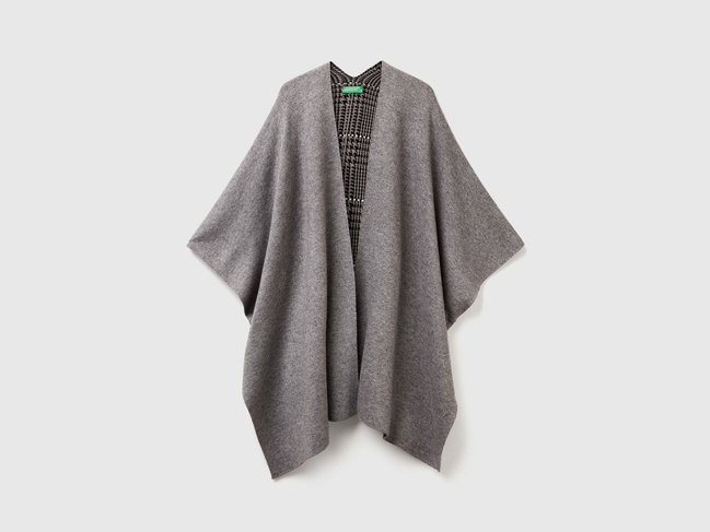 Фото ракурс 6 - Жіноче сірe пончо Benetton артикул 112HEU01N 507 25A