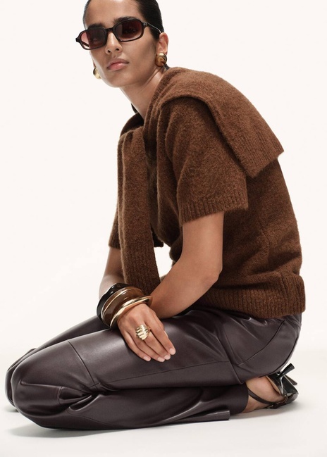 Жіночі коричневі брюки Mango артикул 17045975 32 1 season Фото ракурс 5 - Жіночі коричневі брюки Mango артикул 17045975 32 1 season