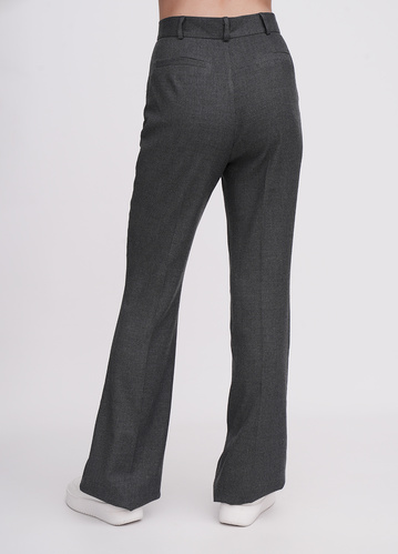 Фото ракурс 2 - Жіночі сірі брюки EQUILIBRI артикул BW466001 000 Grey FW2025