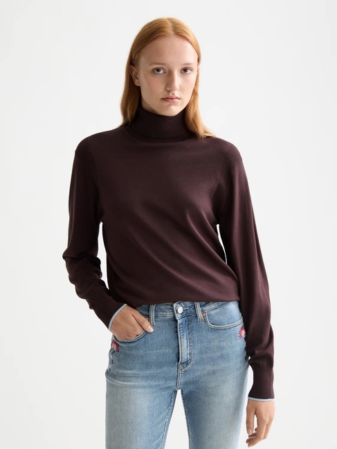 Женский коричневый свитер SCOTCH & SODA артикул U9B00825T U290 FW2025 Фото ракурс 1 - Женский коричневый свитер SCOTCH & SODA артикул U9B00825T U290 FW2025