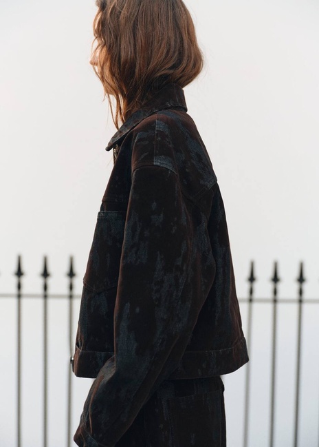 Женская коричневая куртка Mango артикул 17097770 32 1 season Фото ракурс 4 - Женская коричневая куртка Mango артикул 17097770 32 1 season