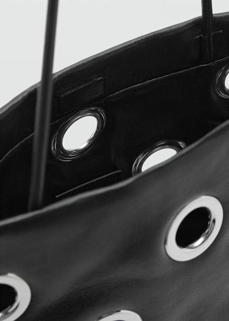 Фото ракурс 4 - Жіноча чорна сумка Mango артикул 17046740 99 1 season