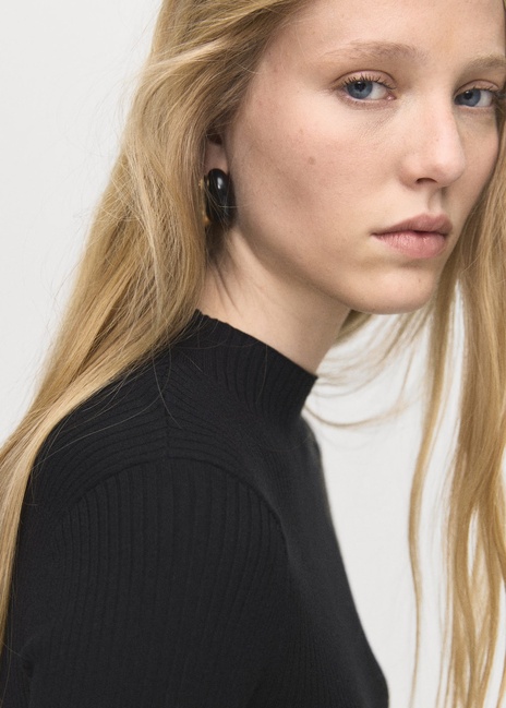 Фото ракурс 4 - Женский черный джемпер Mango артикул 17005826 99 1 season