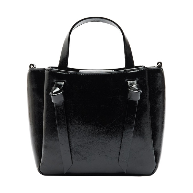 Женская черная сумка Parfois артикул 236941 _BK FW2025 Фото ракурс 1 - Женская черная сумка Parfois артикул 236941 _BK FW2025