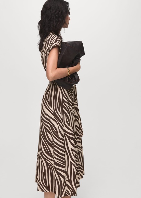 Женское черное платье Mango артикул 17074785 99 1 season Фото ракурс 5 - Женское черное платье Mango артикул 17074785 99 1 season