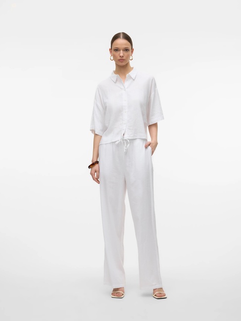 Жіночі білі штани Vero Moda артикул 10305091 snow white SS2025 Фото ракурс 4 - Жіночі білі штани Vero Moda артикул 10305091 snow white SS2025