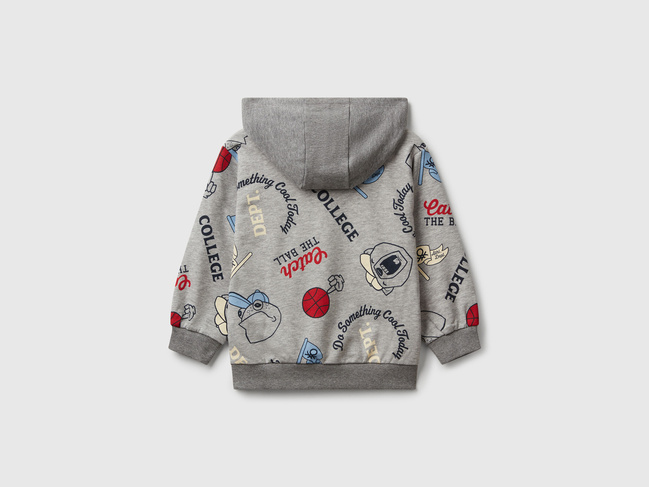 Сірe худі для хлопчиків Benetton артикул 3X7YG2017.P 64E 25A Фото ракурс 2 - Сірe худі для хлопчиків Benetton артикул 3X7YG2017.P 64E 25A