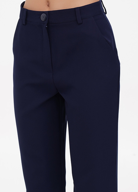 Фото ракурс 3 - Женские синие брюки EQUILIBRI  артикул AZ Pant CL NAVY BLUE SS2024