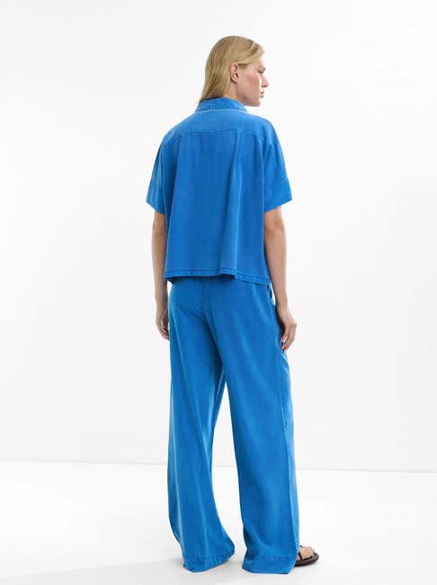 Жіноча синя сорочка Parfois артикул 233149 _BL FW2025 Фото ракурс 2 - Жіноча синя сорочка Parfois артикул 233149 _BL FW2025