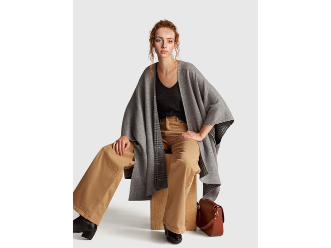 Фото ракурс 7 - Жіноче сірe пончо Benetton артикул 112HEU01N 507 25A