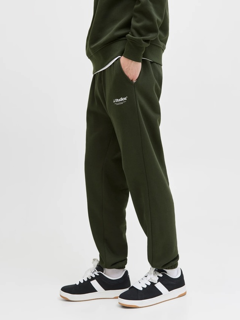 Фото ракурс 6 - Мужские зеленые штаны Jack & Jones артикул 12278943 Duffel Bag FW2025