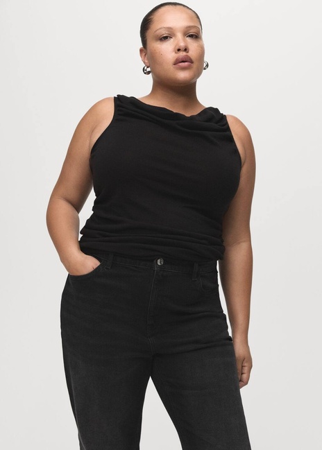 Женские черные джинсы Mango артикул 27011238 TN 2 season Фото ракурс 7 - Женские черные джинсы Mango артикул 27011238 TN 2 season