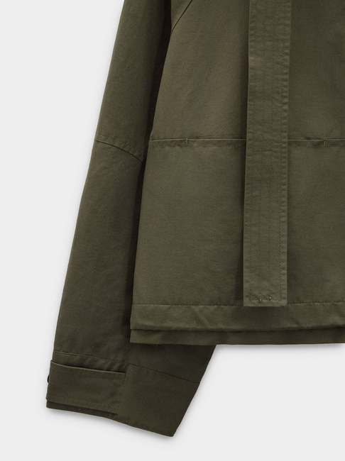 Жіночий зелений плащ Parfois артикул 237958 _KK FW2025 Фото ракурс 5 - Жіночий зелений плащ Parfois артикул 237958 _KK FW2025