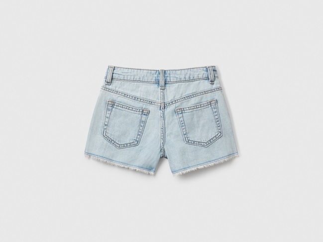 Сині шорти для дівчаток Benetton артикул 4UTPC9049.G 902 25E Фото ракурс 2 - Сині шорти для дівчаток Benetton артикул 4UTPC9049.G 902 25E