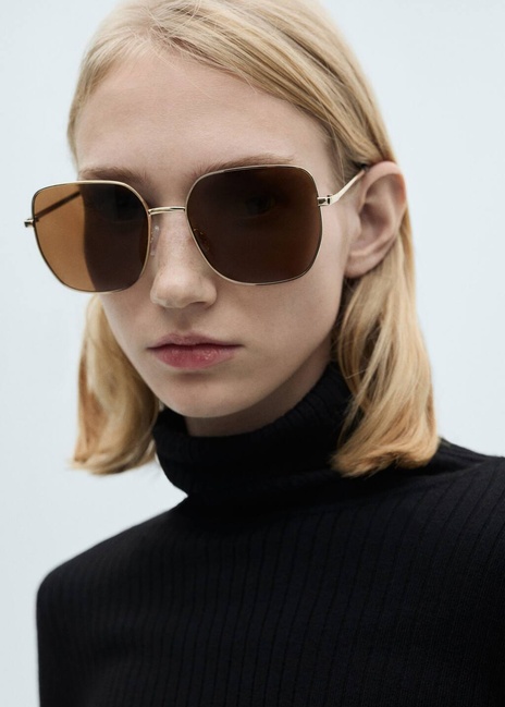 Жіночий чорний светр Mango артикул 87030441 99 8 season Фото ракурс 4 - Жіночий чорний светр Mango артикул 87030441 99 8 season