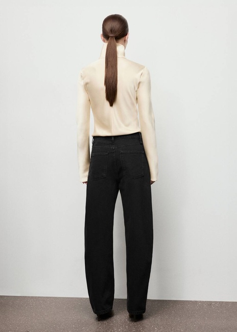 Фото ракурс 2 - Женские черные джинсы Mango артикул 17076361 TN 1 season