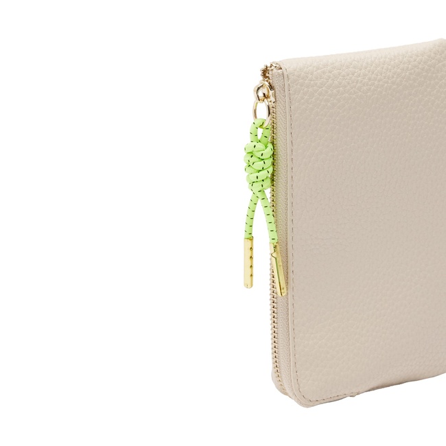 Жіночий молочний гаманець Parfois артикул 234311 _EC FW2025 Фото ракурс 3 - Жіночий молочний гаманець Parfois артикул 234311 _EC FW2025