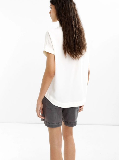 Жіноча молочна блузка Parfois артикул 237284 _EC FW2025 Фото ракурс 2 - Жіноча молочна блузка Parfois артикул 237284 _EC FW2025