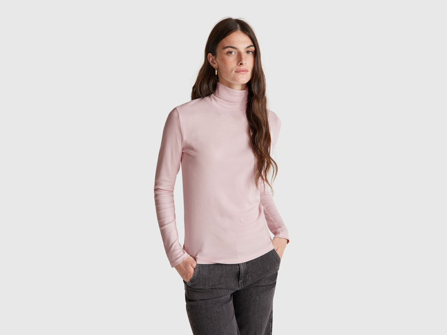 Жіноча рожева водолазка Benetton артикул 3GA2E2224 10P 25A Фото ракурс 1 - Жіноча рожева водолазка Benetton артикул 3GA2E2224 10P 25A