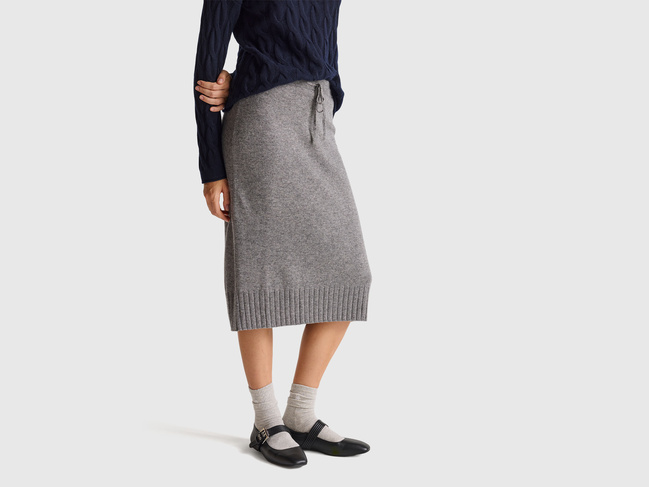 Фото ракурс 1 - Женская серая юбка Benetton артикул 112HD001V 572 25A