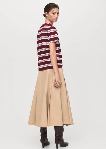 Фото ракурс 2 - Женская бордовая футболка Mango артикул 17035803 76 1 season