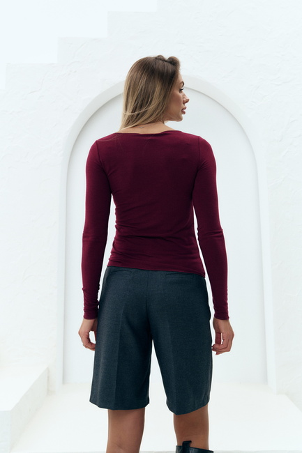 Жіночий бордовий лонгслів EQUILIBRI артикул BW215002 000 bordo FW2025 Фото ракурс 2 - Жіночий бордовий лонгслів EQUILIBRI артикул BW215002 000 bordo FW2025