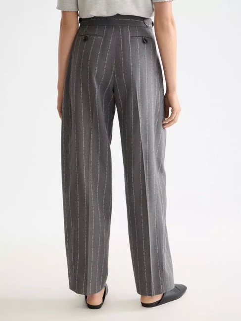 Женские серые брюки SCOTCH & SODA артикул ULH01009F U021 FW2025 Фото ракурс 2 - Женские серые брюки SCOTCH & SODA артикул ULH01009F U021 FW2025