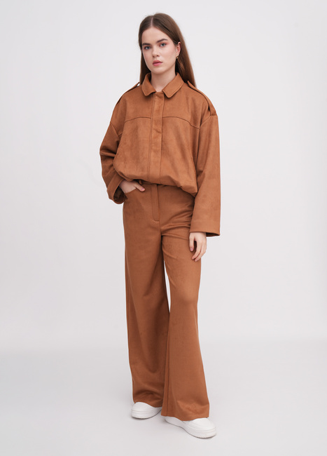 Фото ракурс 3 - Жіночі коричневі брюки EQUILIBRI артикул BW491016 200 CAMEL FW2025