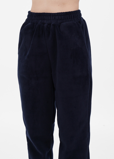 Фото ракурс 3 - Женские синие штаны EQUILIBRI артикул EL PL Jogger EQ NAVY BLUE FW2024