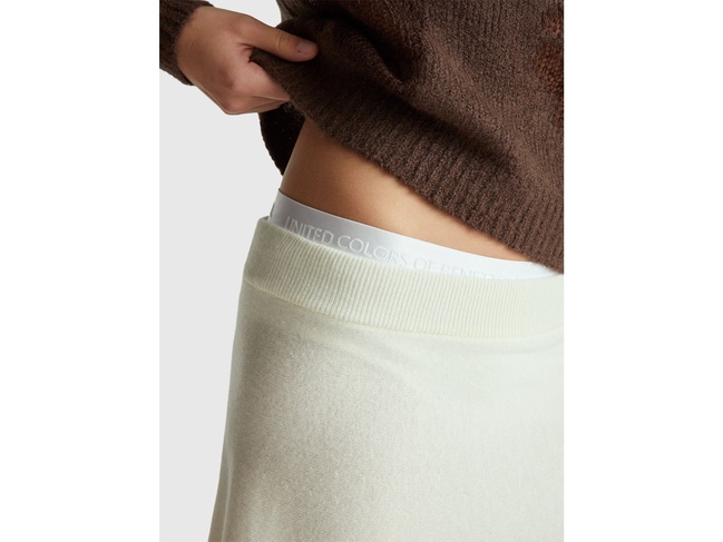 Женская белая юбка Benetton артикул 1444D002B 000 25I Фото ракурс 4 - Женская белая юбка Benetton артикул 1444D002B 000 25I