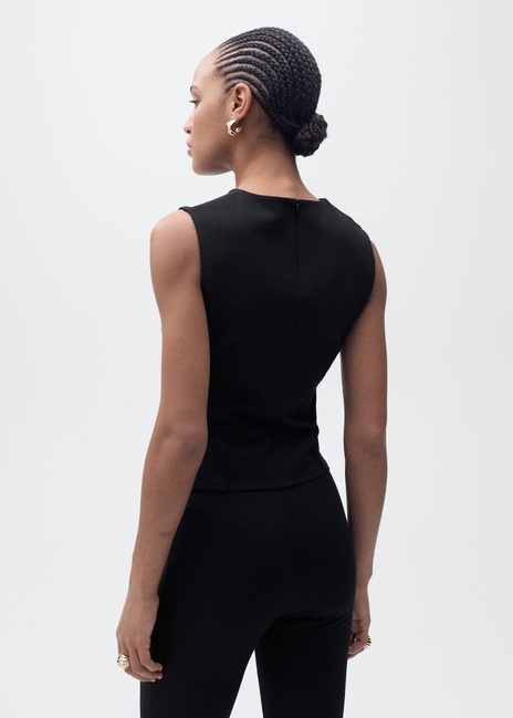 Женский черный топ Mango артикул 87095740 99 8 season Фото ракурс 2 - Женский черный топ Mango артикул 87095740 99 8 season