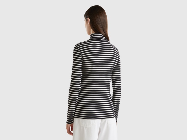 Женская серая водолазка Benetton артикул 30YSE2225 700 25A Фото ракурс 2 - Женская серая водолазка Benetton артикул 30YSE2225 700 25A