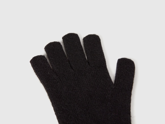 Сірі рукавиці для хлопчиків Benetton артикул 126WCG00M.G 700 25A Фото ракурс 2 - Сірі рукавиці для хлопчиків Benetton артикул 126WCG00M.G 700 25A