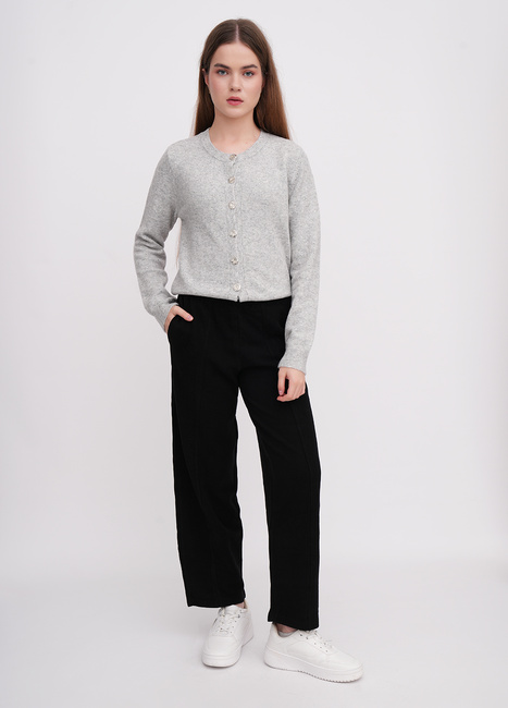 Фото ракурс 4 - Женские черные брюки EQUILIBRI артикул W466 038 000 Black FW2025