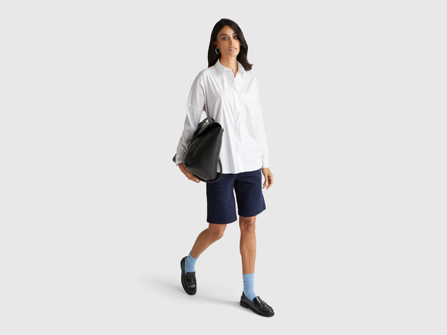 Жіноча біла сорочка Benetton артикул 54KXDQ0CB 101 25A Фото ракурс 4 - Жіноча біла сорочка Benetton артикул 54KXDQ0CB 101 25A