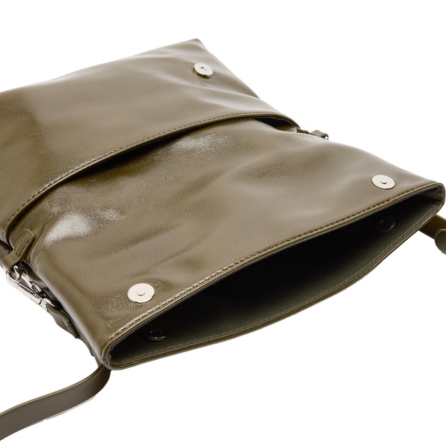 Жіноча зелена сумка Parfois артикул 236790 _KK FW2025 Фото ракурс 4 - Жіноча зелена сумка Parfois артикул 236790 _KK FW2025