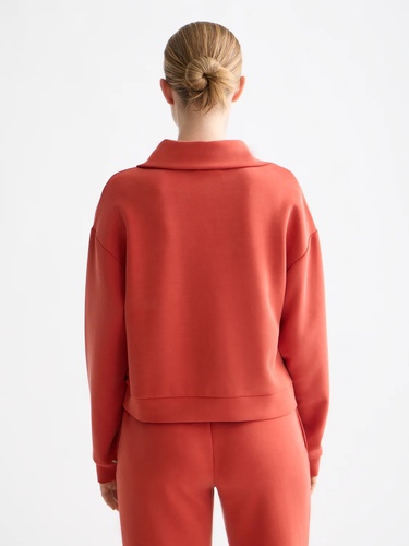 Фото ракурс 2 - Женский красный свитер SCOTCH & SODA артикул U9E00868T U602 FW2025