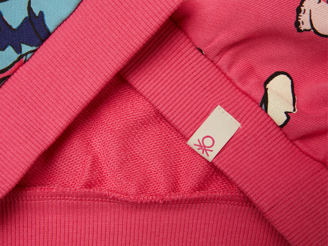 Рожевий світшот для дівчаток Benetton артикул 3UNPG10KD.P 64Z 25A Фото ракурс 3 - Рожевий світшот для дівчаток Benetton артикул 3UNPG10KD.P 64Z 25A