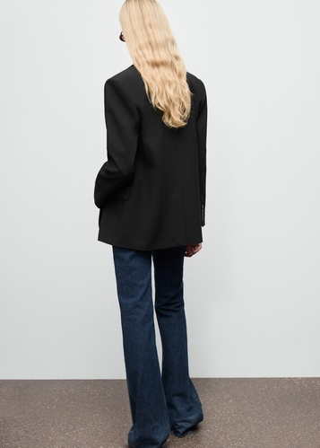 Фото ракурс 2 - Жіночий чорний пiджак Mango артикул 17026744 99 1 season