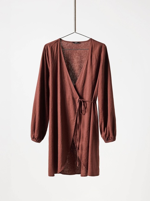 Женское коричневое платье Parfois артикул 233865 _BN FW2025 Фото ракурс 5 - Женское коричневое платье Parfois артикул 233865 _BN FW2025