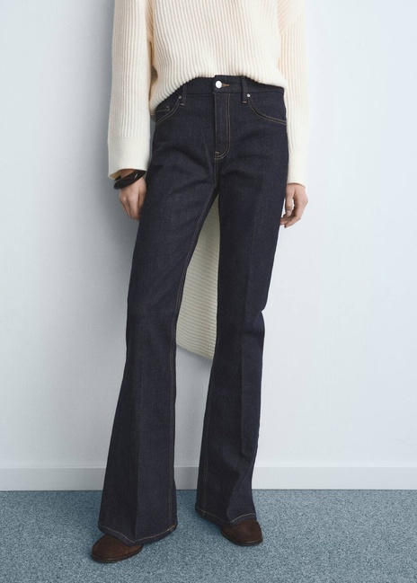 Жіночі сині джинси Mango артикул 27031191 TS 2 season Фото ракурс 1 - Жіночі сині джинси Mango артикул 27031191 TS 2 season