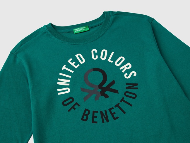 Фото ракурс 3 - Зеленый лонгслив для мальчиков Benetton артикул 3ATNC10KQ.G 28Y 24I