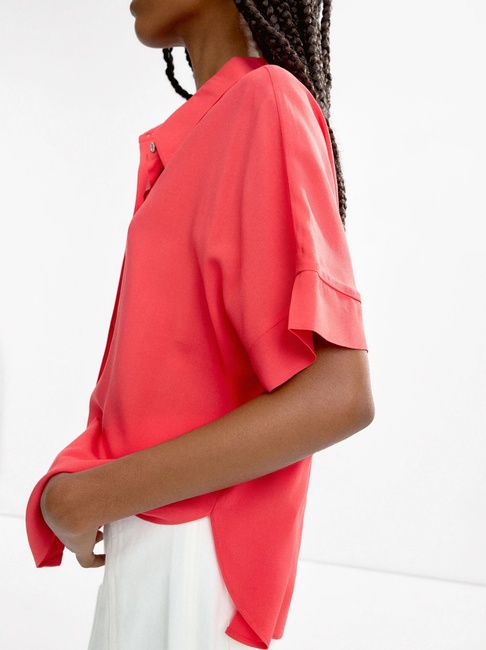 Жіноча коралова блузка Parfois артикул 231500 _CL FW2025 Фото ракурс 3 - Жіноча коралова блузка Parfois артикул 231500 _CL FW2025