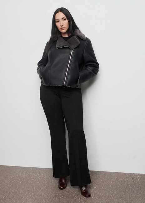 Фото ракурс 6 - Жіноча чорна куртка Mango артикул 17075796 99 1 season