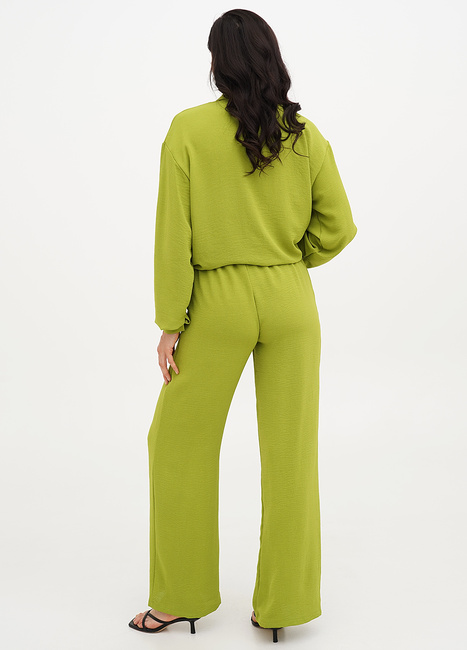 Фото ракурс 2 - Жіночі зелені брюки EQUILIBRI артикул W491 031 201 LIME SS2025