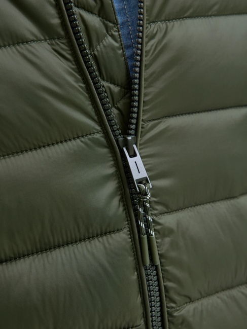 Мужская хаки куртка Jack & Jones артикул 12280971 Rosin FW2025 Фото ракурс 5 - Мужская хаки куртка Jack & Jones артикул 12280971 Rosin FW2025