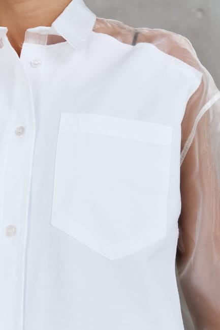 Фото ракурс 3 - Женская белая рубашка EQUILIBRI артикул BW421003 000 White SS2025